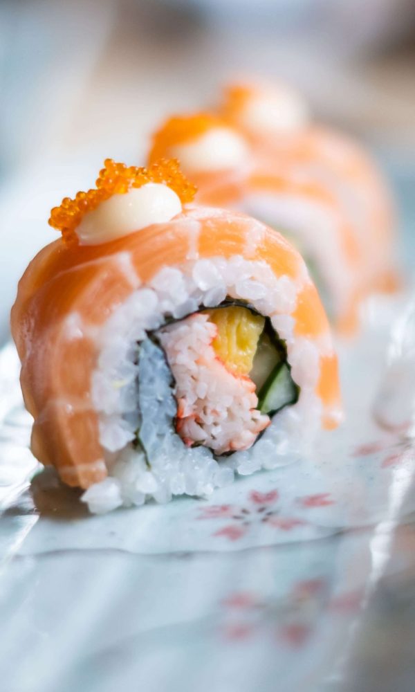 close-up-sushi-plate (1)